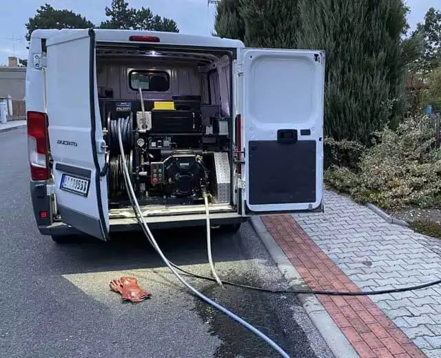 Tlakové čištění kanalizace a odpadů